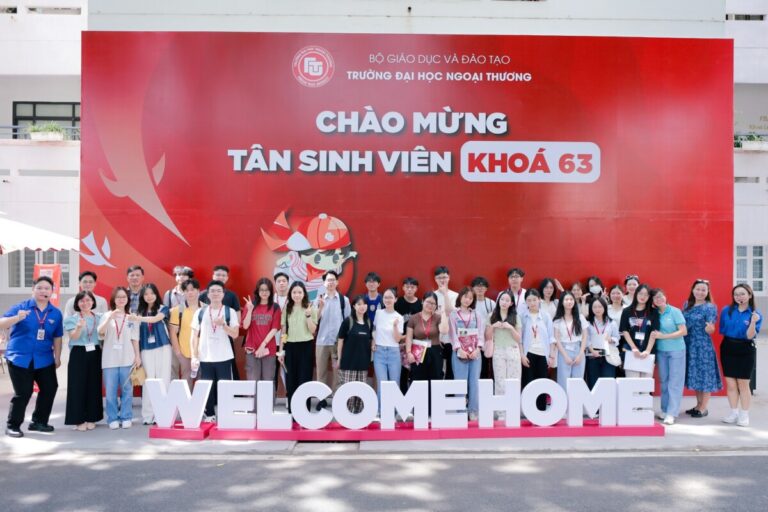 Chương trình gặp mặt đầu khóa cho tân sinh viên K63 các chương trình Tiên tiến, Chất lượng cao, Định hướng nghề nghiệp quốc tế Viện KT&KDQT